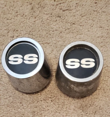 JUEGO DE 2 TAPAS CENTRALES VINTAGE CHEVROLET SS CAMARO CHEVELLE NOVA Foto 1 de 3