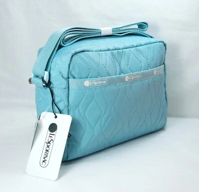 Last One!!!   Novo com etiquetas LeSportsac DANIELLA CROSSBODY "Tourmaline Cable Deboss" STK#A - Imagem 1 de 4