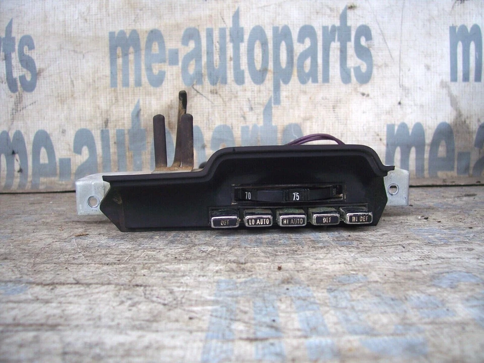 INTERRUPTORES DE CONTROL DE TEMPERATURA CLIMATIZADOR CHRYSLER IMPERIAL OEM 69-71 3431019 Foto 1 de 4