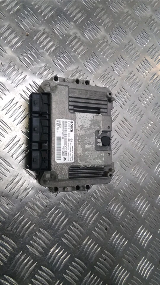 CALCULATEUR MOTEUR ECU Peugeot 307 Break (3E) 2006 1940JJ - Immagine 1 di 3