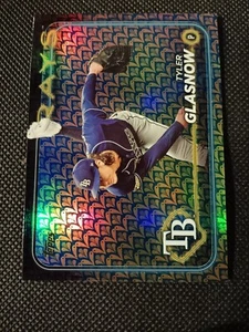 Tarjeta de béisbol 2024 Tyler Glasnow Topps Holiday Paralela #89 TB RAYS LA DODGERS - Imagen 1 de 2