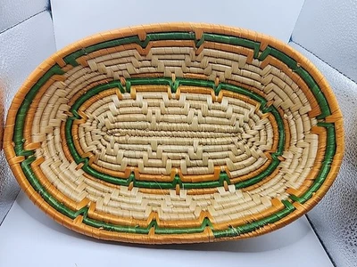 Cesta oval de grama marinha tecida 11"x7,5", bege verde laranja padrão ÚNICO beleza!  - Imagem 1 de 4