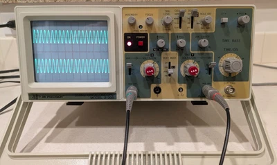 Аналоговый аудио осциллограф BK Precision - 30 МГц с двойной трассировкой - Изображение 1 из 4