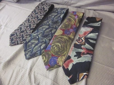 Lote de 4 Corbatas de Seda Mario Valentino, Andrini, Butterflies III y Dimaro Elegantes Foto 1 de 4