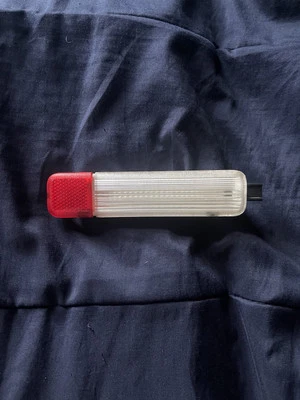 Repuesto lámpara cortesía puerta lateral conductor Chevrolet/GMC clásico 2003-2007 Foto 1 de 3