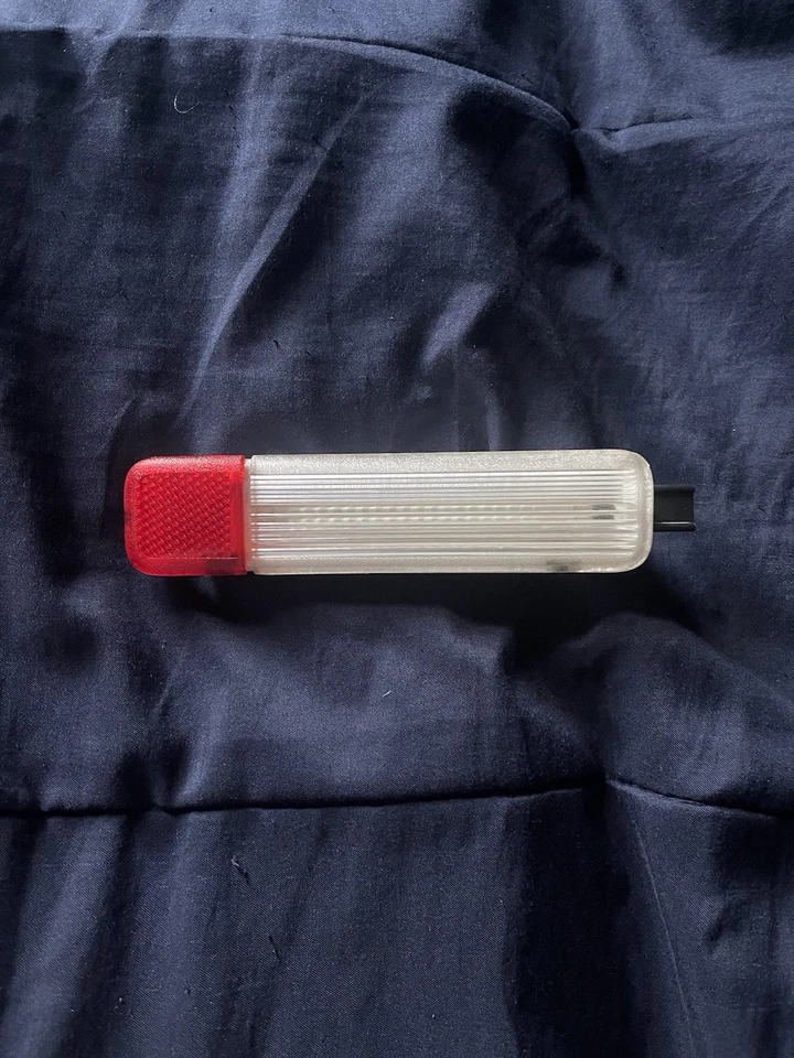 Chevrolet/ GMC Driver Side Door Courtesy Lamp Replacement 2003-2007 Classic - Image 1 of 3