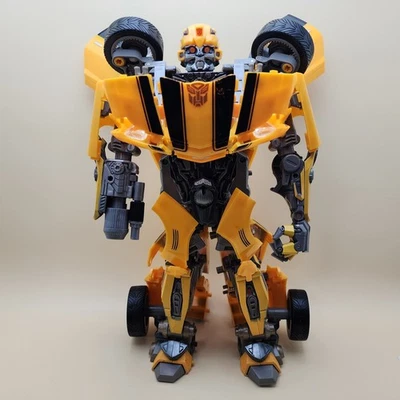 TRANSFORMERS Revenge Fallen ROTF - ULTIMATE BUMBLEBEE Battle Charged 13" WORKS - Image 1 of 4