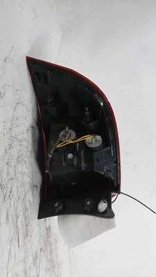 Conjunto de luz trasera derecha KIA RIO 2015 plateada 37000 millas calidad OEM usada Foto 1 de 4