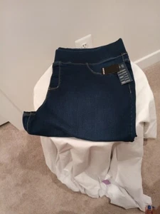 Women's plus size cropped blue jeans W/a Stretched Waist - Picture 1 of 3
