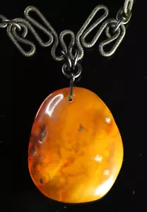 Natural OLD Antique 7.2g Butterscotch Egg Yolk Baltic Amber Stone Pendant D1163 - Picture 1 of 7
