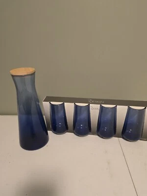 Nuevo Juego de 4 vasos de beber en caja Plus jarra a juego vidrio azul Foto 1 de 4