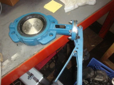 DEZURIK 9638132r003  BOS-US 4 IN MANUAL IRON FLANGED BUTTERFLY VALVE  - Image 1 of 4