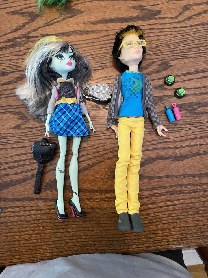 Caixão de piquenique Monster High pacote com 2 Frankie Stein & Jackson Jekyll - Imagem 1 de 1