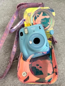 Fujifilm Instax Mini 11 Camera Sky Blue - With case - Super Fast Delivery - Picture 1 of 1