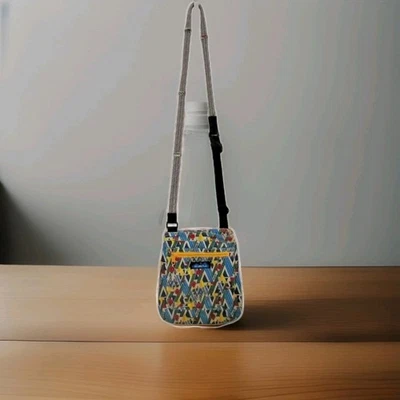 Bolso Bandolera Kavu Keepalong 3 Cuerdas Cartera Lona Geométrico Rojo Amarillo Azul Foto 1 de 4