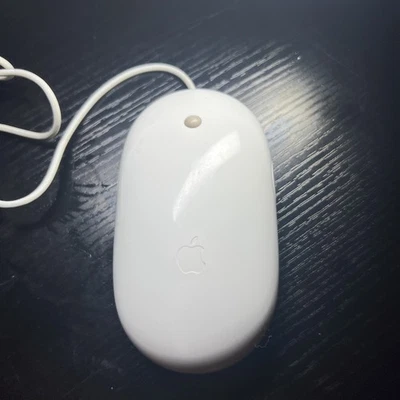 Apple USB Wired Optical Mouse (A1152) - Image 1 of 2