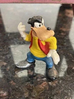 WALT DISNEY VINTAGE BONECO PATETA VINTAGE PVC topo de bolo 2” - Imagem 1 de 4