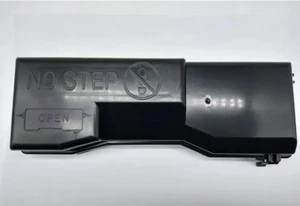 Relay Fuse Box Cover For ISUZU NPR HD NQR NRR 3.9L 4.8L 5.2L 6.0L (1995-2007) - Picture 1 of 5