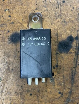 OEM Mercedes W107 R107 Rear Window Defrost Defog Relay 73-85 380sl 450sl 450slc - Image 1 of 4