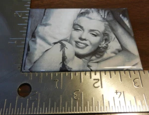 NEW MARILYN MONROE ON PILLOW MAGNET - Picture 1 of 1