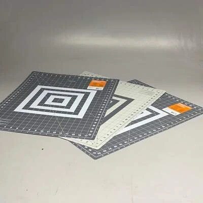 Alfombrilla de corte doble cara FISKARS (PAQUETE DE 3) 18 x 24 pulgadas Foto 1 de 4