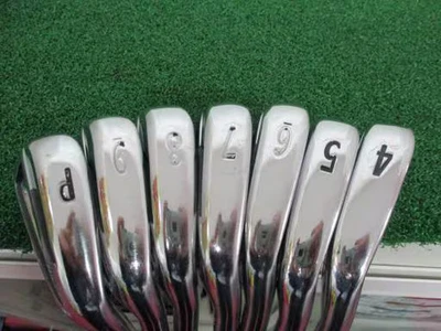 Titleist Right Handed Iron Set AP2 714 4-9,P Dynamic Gold Flex S200 - Image 1 of 4