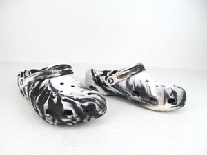 Crocs Unisex Adult Marbled Clogs White/Black Women’s Size 11 / Men’s Size 9 - Picture 1 of 10