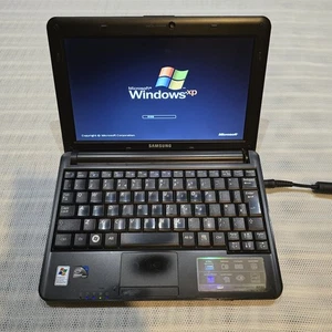 Samsung N130 laptop, Intel Atom, 10.1" , Windows XP,  80Gb HDD, 1Gb RAM (241) - Picture 1 of 23