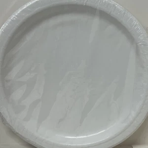 White 9" Paper Plates 24 Per Pack White Tableware Suppies Party Decorations - Picture 1 of 2