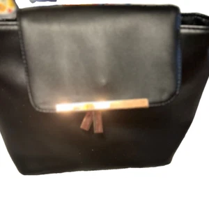 Echt hochwertiger schwarzer Leder mittelgroßer Rucksack Handtasche - Bild 1 von 5