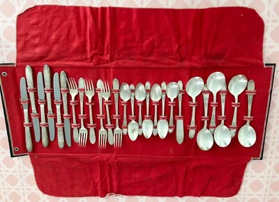 Wm Rogers & Son Borgoña Champagne Chapado en Plata 1934 Juego de 26 Piezas en Estuche Plegable Foto 1 de 4