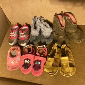 Lot of 6 Babygirl Infant Crib booties, sandals  - Picture 1 of 8