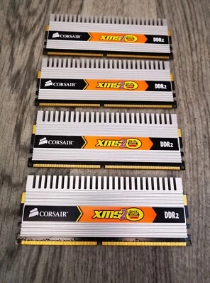 Corsair 4 GB DDR2 (XMS2 DHX) RAM - 4 x 1 GB (CM2X1024-6400C4DHX) - Immagine 1 di 2