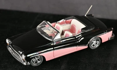 Danbury Mint 1953 Buick Skylark на заказ черный и розовый масштаб 1:24 - Изображение 1 из 4