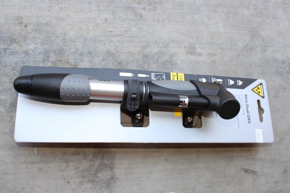 Topeak Mini Dual DXG frame mounted pump with smarthead & pressure guage - Image 1 of 1