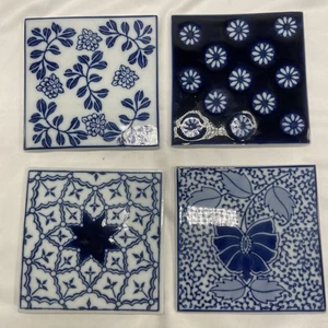 "Juego de 4 montañas rusas cuadradas florales azules blancas PIER 1 Chinoiserie 4""x4"" marroquí" - Imagen 1 de 8