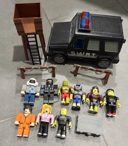 Roblox Action Figuren Spielzeug Konvolut. Zufällige Figuren und Stücke. Beschreibung lesen. - Bild 1 von 16