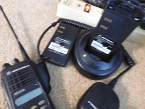 MOTOROLA HT 1250 MODEL AAH25KDF9AA5AN VHF 136-174MHz WITH CHARGER & 2 BATTERIES - Picture 1 of 11