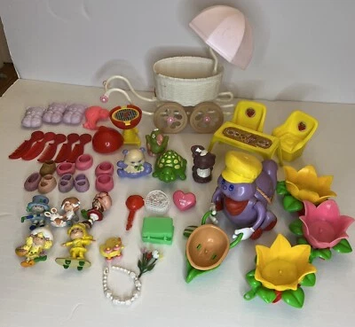 Lote De Colección Fresa Shortcake Muñecas Mascotas Insecto Tren Carro Cepillo Parrilla 1980 Foto 1 de 4
