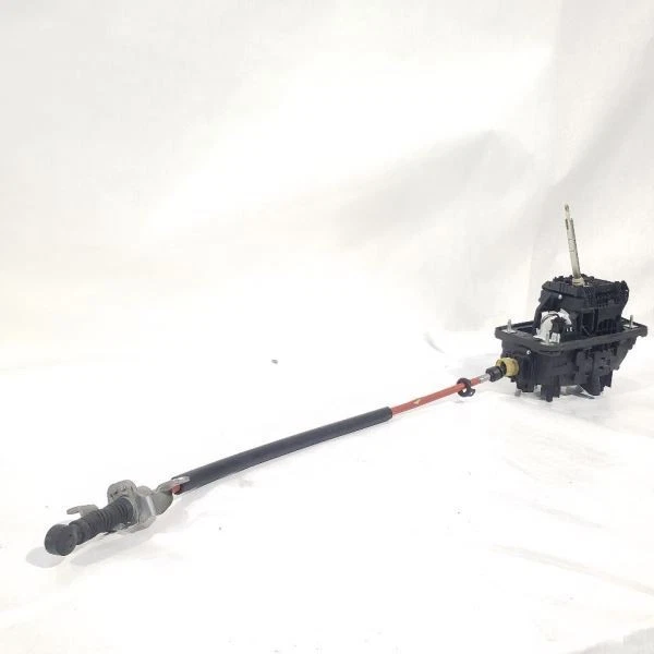 Audi Q5 2011 transmisión OEM palanca de cambios agrietada Foto 1 de 4