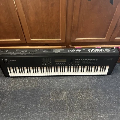 Yamaha S90 88 teclas teclado sintetizador - probado y funcionando - P11 Foto 1 de 4
