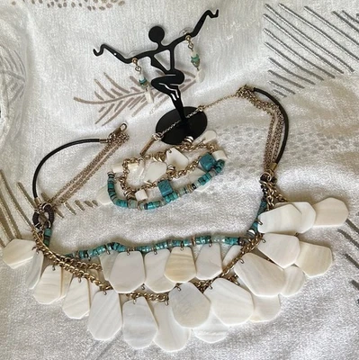 Kenneth Cole 3 Tier Shell Necklace Bracelet Earrings Set - Image 1 of 4