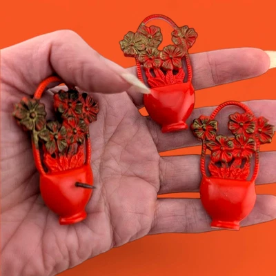 3 vtg BAKELITE Scarlet Floral Curtain Drape Push Pins Tie Backs Thumb Tacks B2 - Image 1 of 4