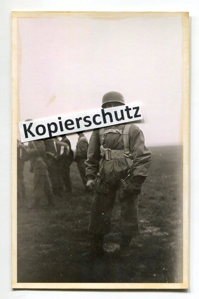 Repro Fallschirmjäger Paratrooper Gurtzeug Stahlhelm Knochensack - Bild 1 von 2