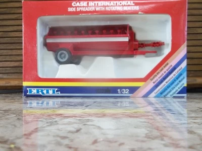 Espalhador lateral internacional estojo escala 1/32 Ertl com batedores rotativos 1988 - Imagem 1 de 4