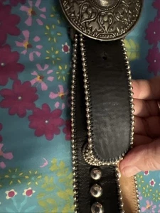 Vtg Black Leather Silver Tone Choncho & Rivets Gorgeous Buckle 30" - Picture 1 of 17