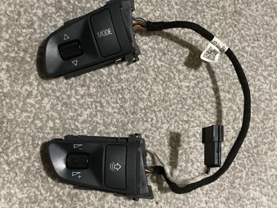 BOTÓN VOLANTE MULTIFUNCIÓN AUDI A3 2004 A 2013 4F0951527F Foto 1 de 3