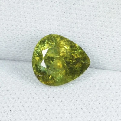 PERA DEMONTOIDE GRANATE NATURAL ANDRADITA VERDE AMARILLO MACIZO 2,36 ct Ver Vdo NO Foto 1 de 2