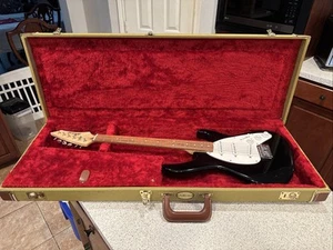 Fender Fullerton Gitarrenkoffer Bom Chicka Wah Wah Brownsville E-Gitarre - Bild 1 von 19