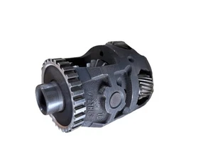 NEW OEM GM 24215952 Front Differential Carrier (3.05) 1997-2011 - Picture 1 of 4